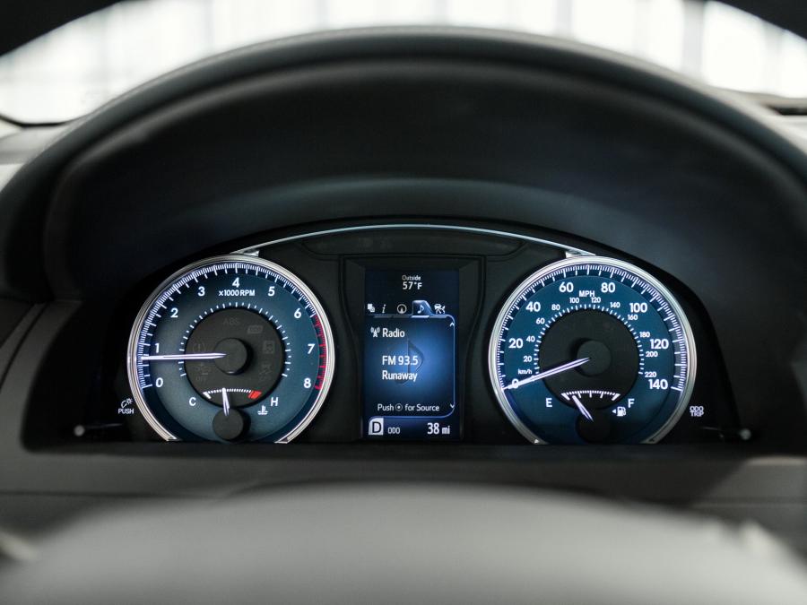  Toyota Camry XLE 2015 года  (фото 4 из 11)